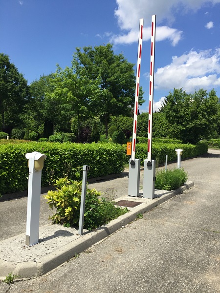 Barrière levante d'entrée et de sortie de camping