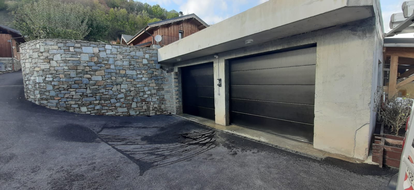 Comment bien choisir le style de votre porte de garage ? - Soprofen